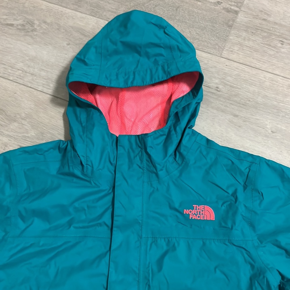 The North Face , Girls XL (18) , hyvent , lightweight rain jacket. - Picture 2 of 5